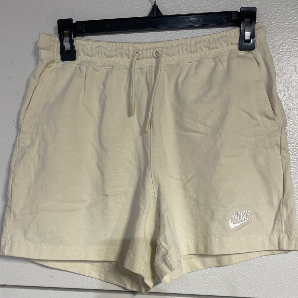 NIKE WOMENS CREAM HIGH WAIST SHORTS SMALL